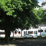 La Petite Maison 3*
